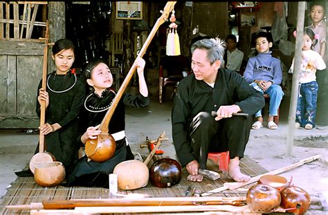  Das Long Tieng Dorf: Ein authentischer Einblick in die Kultur der Tay!