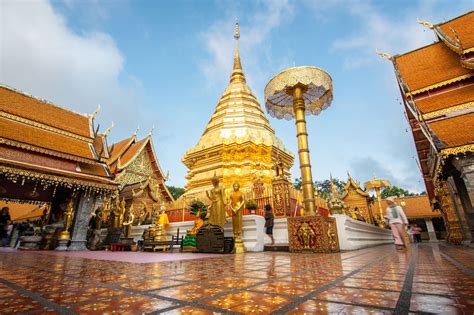 Der Phra That Doi Suthep: Eine buddhistische Wunderwelt mit atemberaubendem Panoramablick!