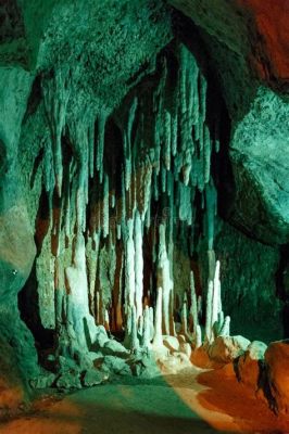 Die Fahua-Höhle - Mystisches Naturparadies mit funkelnden Stalagmiten!