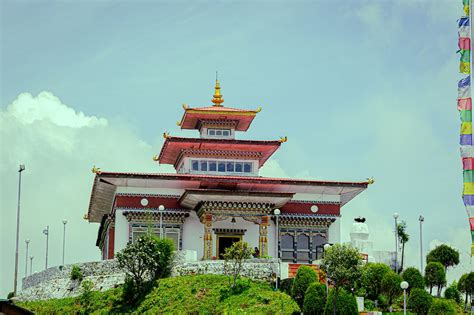  Die Fuchuan-Tempel: Eine Reise durch Zeit und Spiritualität!