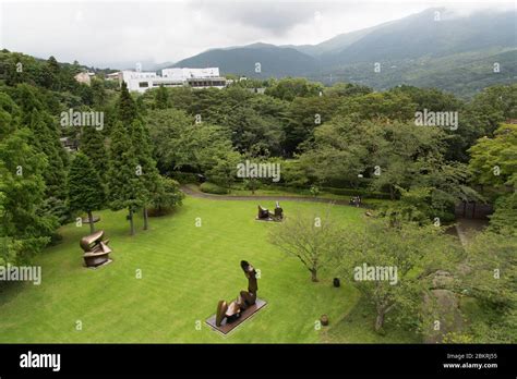  Hakone Open-Air Museum: Skulpturen unter freiem Himmel und Panoramablick auf den Fuji!